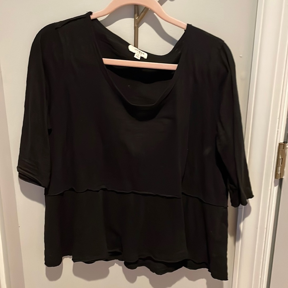Umgee size M black 3/4 sleeve top.